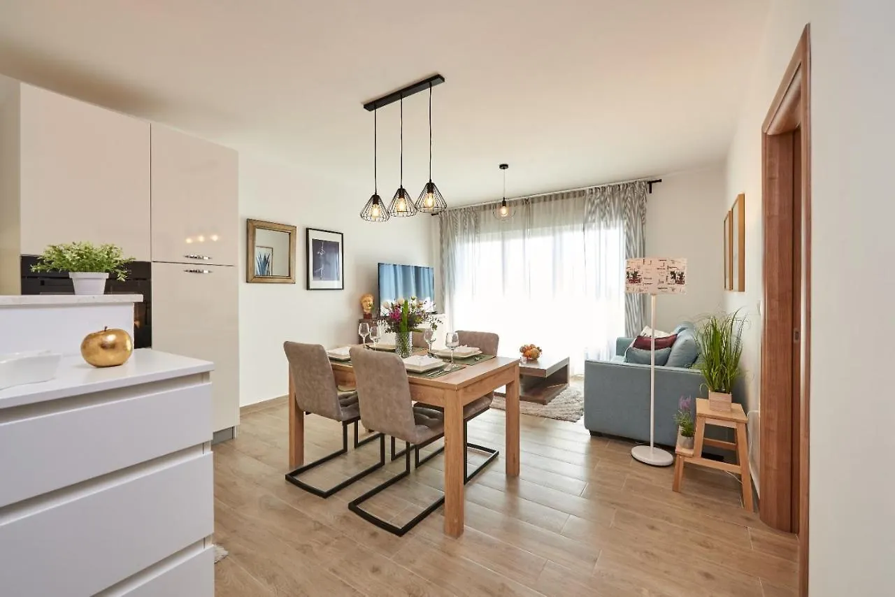 Luxury Apartment Charm With Pool Trogir