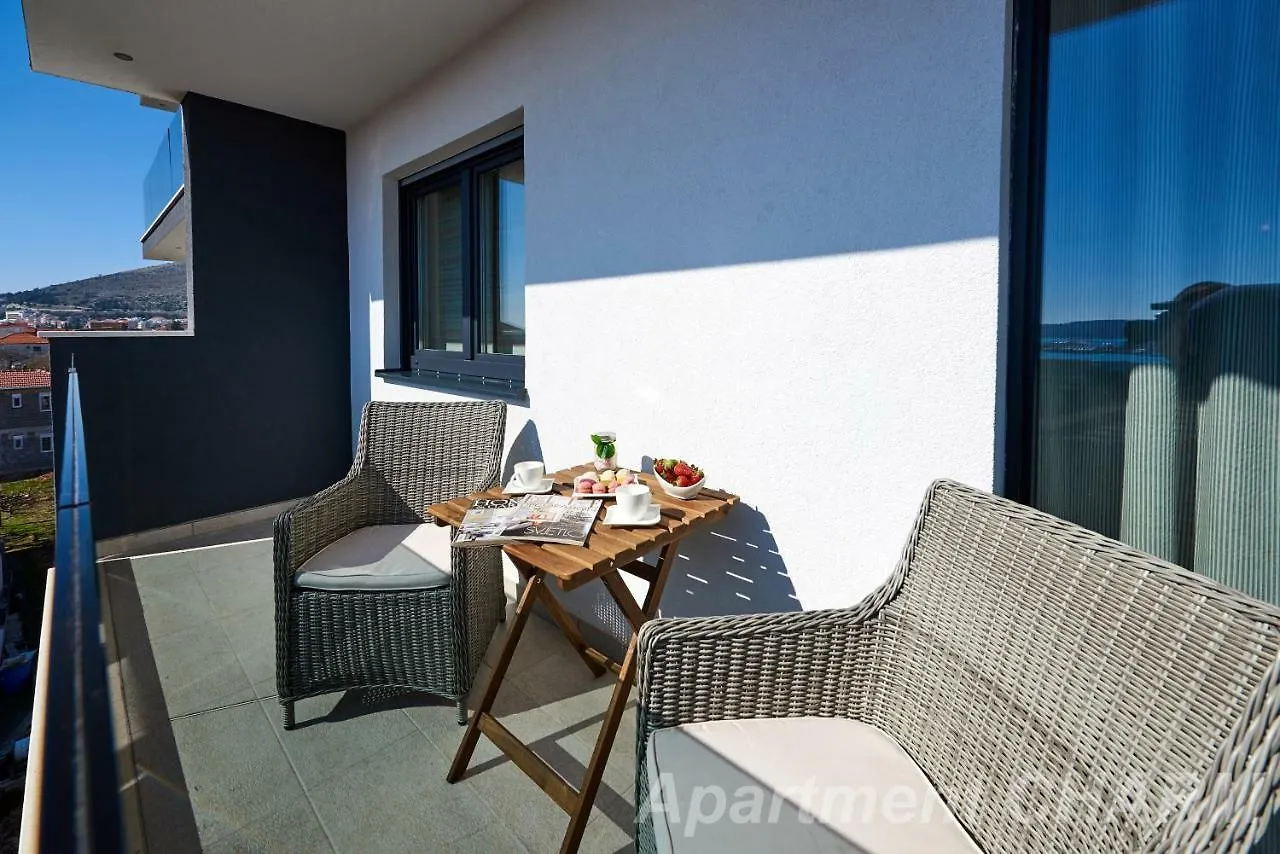 Luxury Apartment Charm With Pool Trogir 0*,