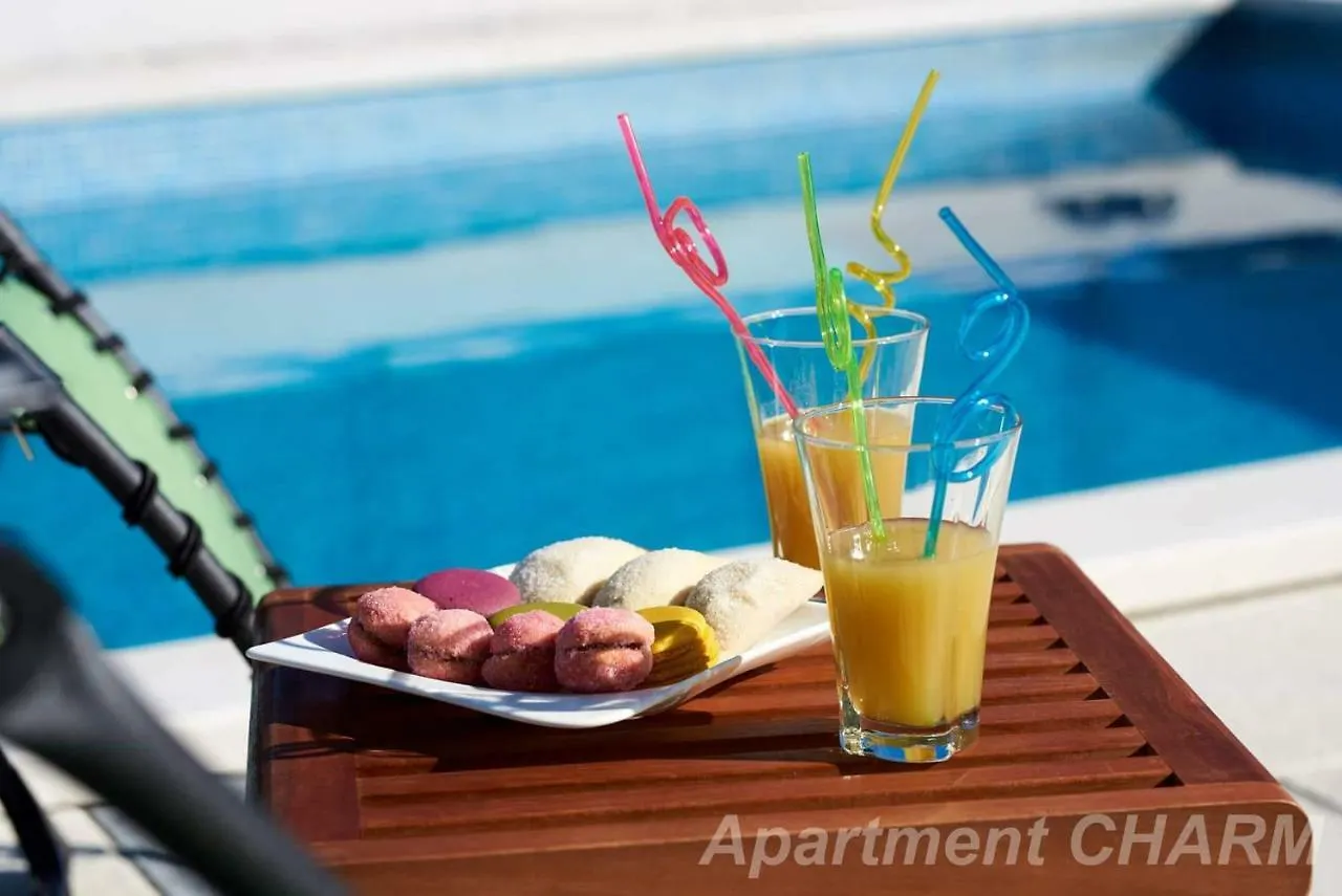 Luxury Apartment Charm With Pool Trogir